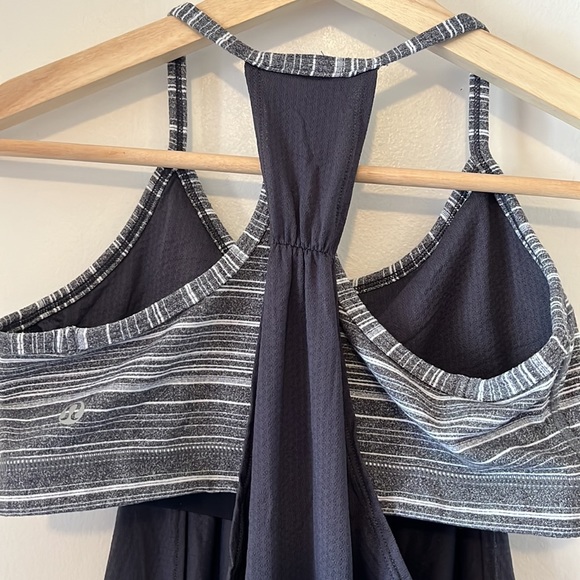 Lululemon No Limits Tank size 6 - Picture 6 of 11